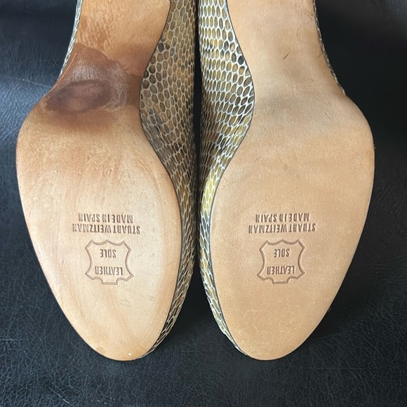 NEW NEVER WORN  Stuart Weitzman Logo Plainfield Peep Toe Pumps Size 7.5 - Picture 7 of 11